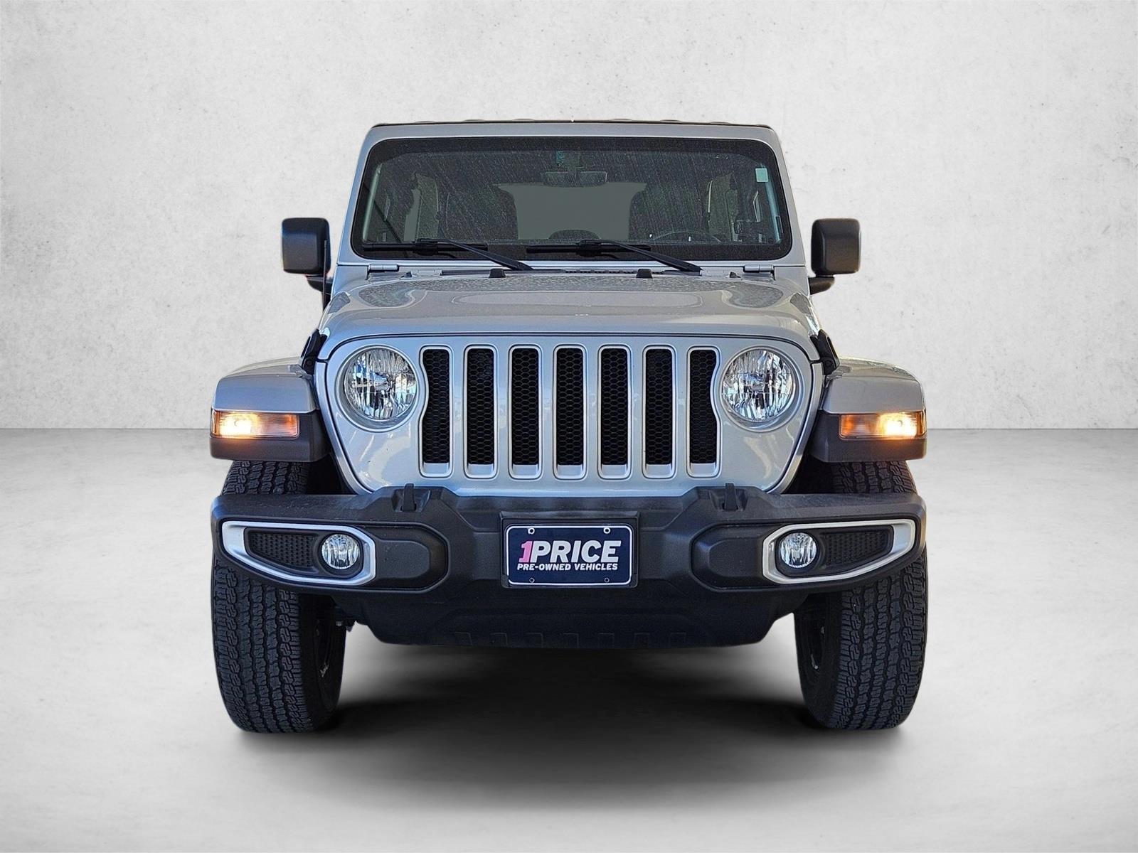 2022 Jeep Wrangler Unlimited Sahara photo 2