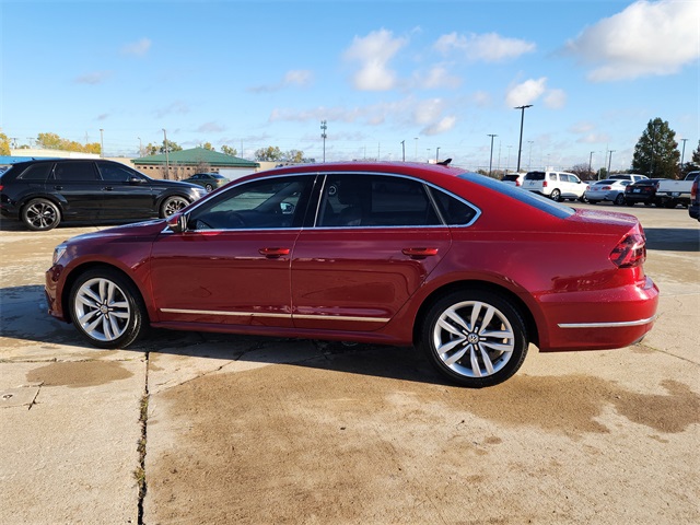 2017 Volkswagen Passat SE photo 3