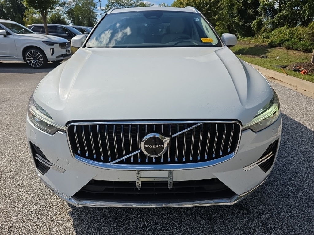 2023 Volvo XC60 B5 Plus photo 3