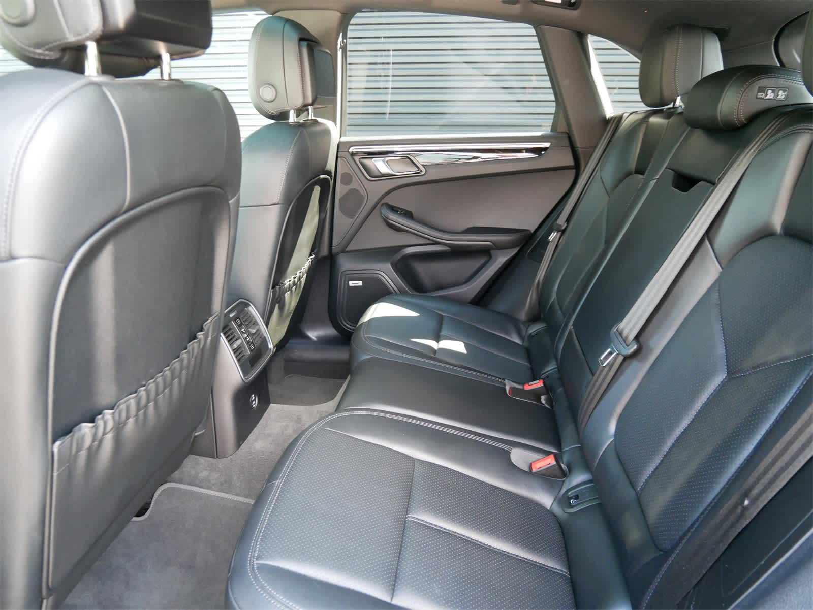 2021 Porsche Macan S photo 6