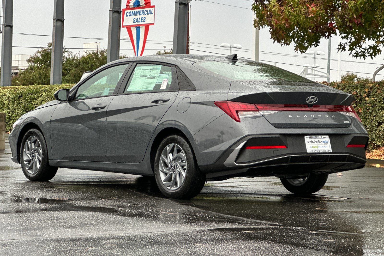 2026 Hyundai Elantra Hybrid Blue photo 4