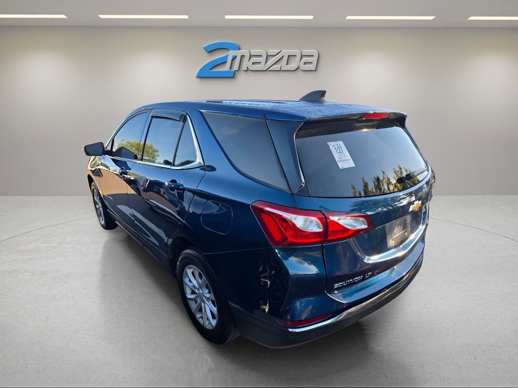 2019 Chevrolet Equinox LT photo 2