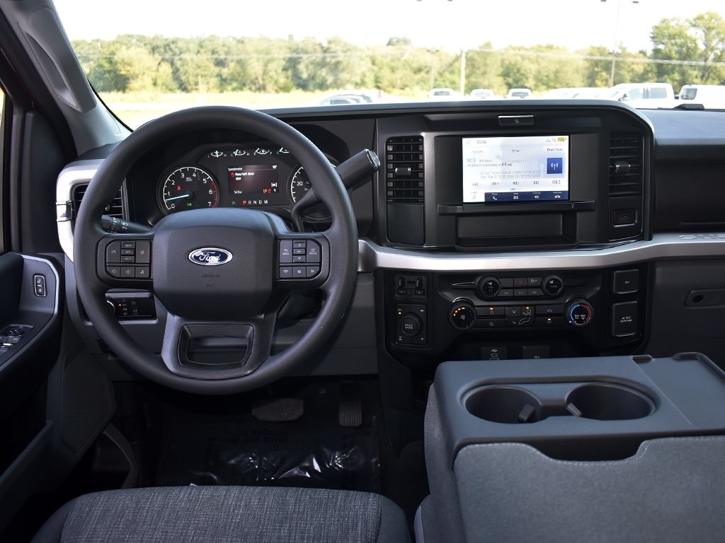 2026 Ford F-350 XLT photo 13