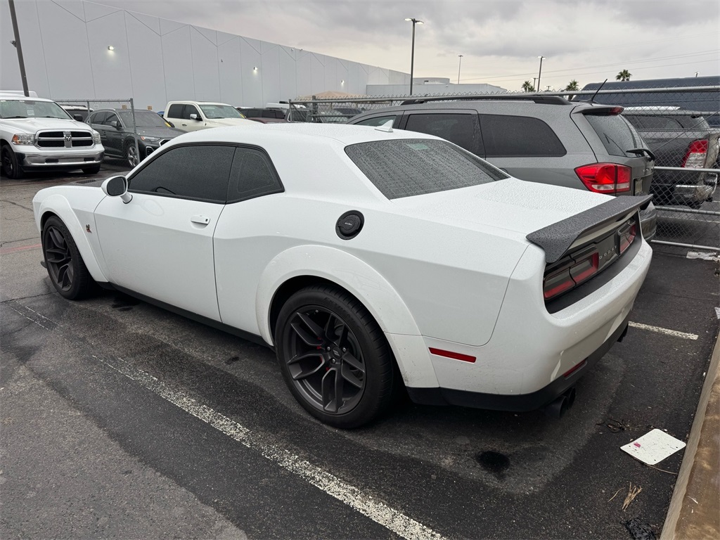 2019 Dodge Challenger R/T Scat Pack Widebody photo 2