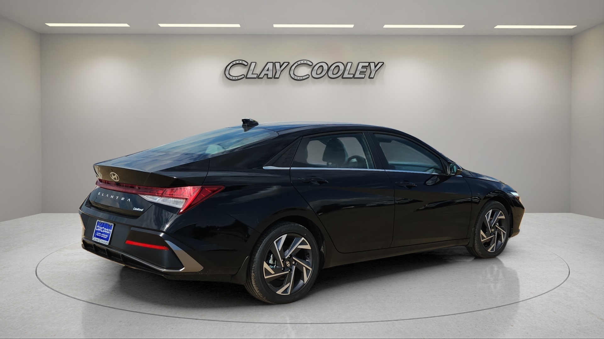 2025 Hyundai Elantra Limited photo 3