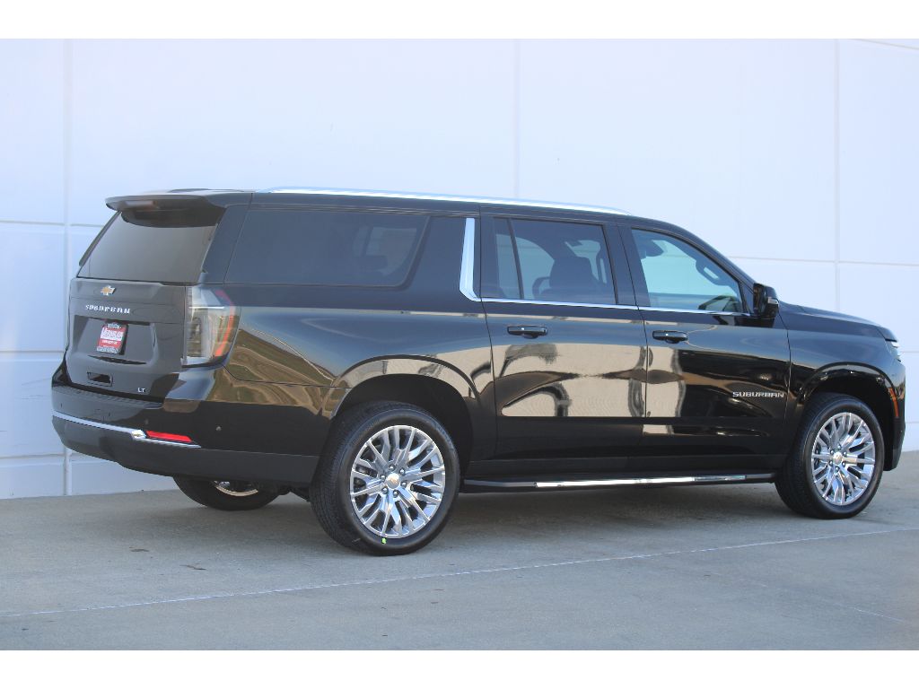 2026 Chevrolet Suburban LT photo 5