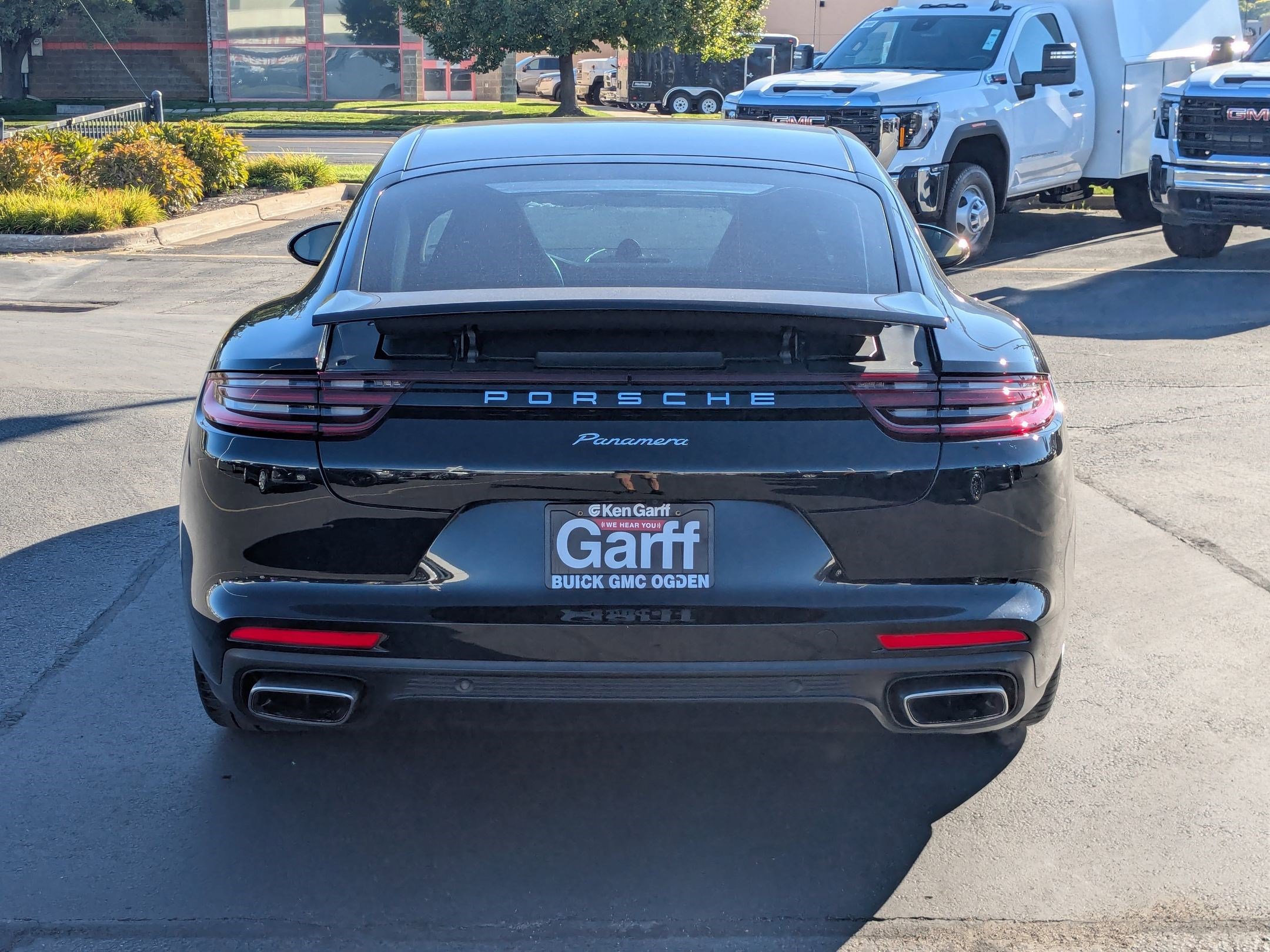 2017 Porsche Panamera 4 photo 4