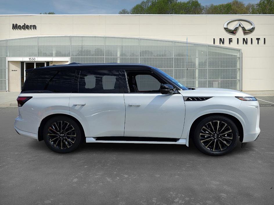 2026 Infiniti QX80 photo 2