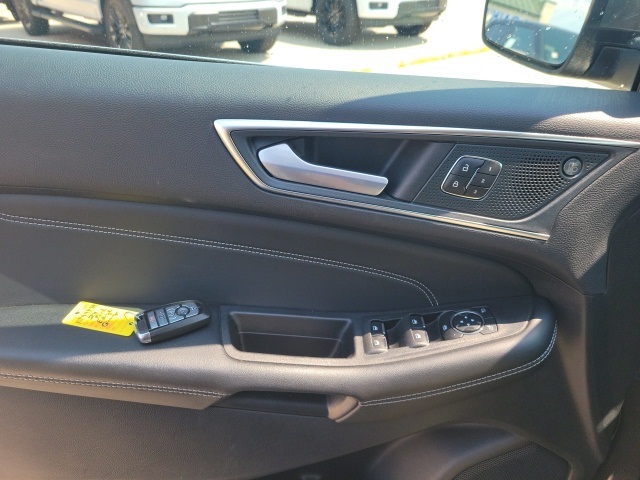 2024 Ford Edge Titanium photo 11