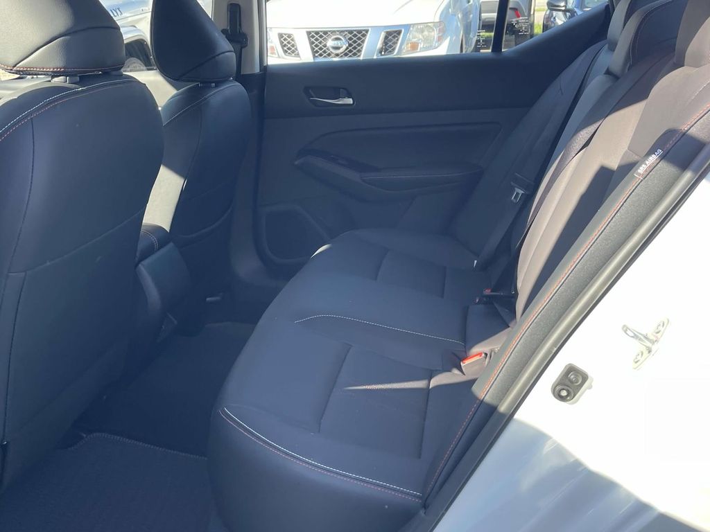 2024 Nissan Altima 2.5 SR photo 9