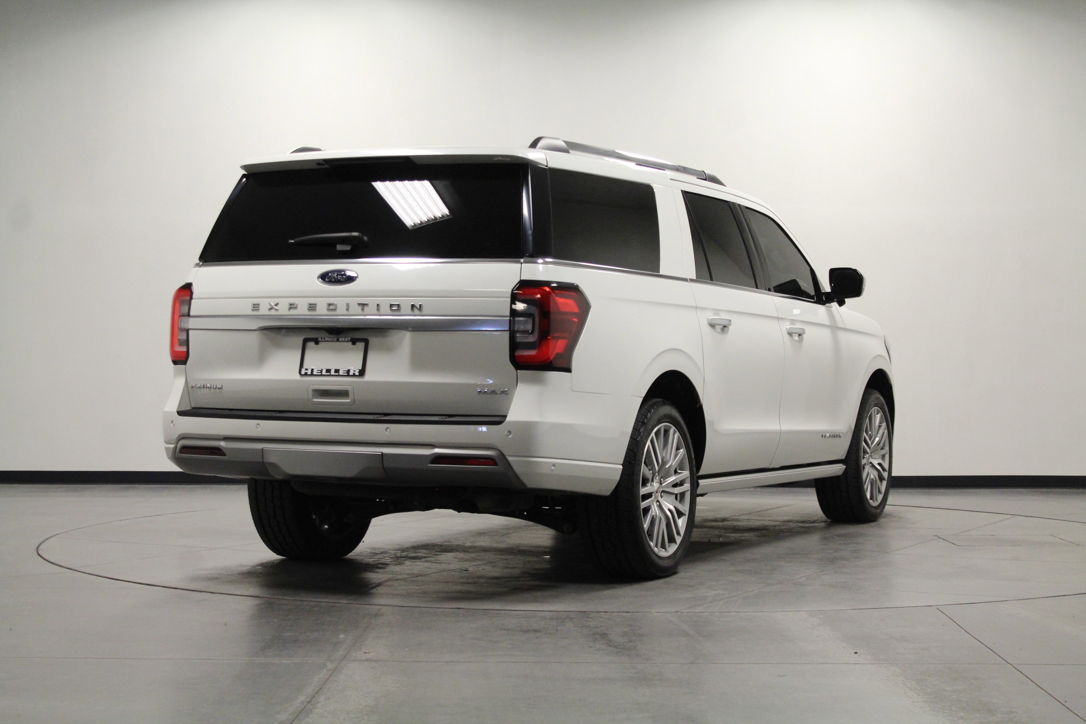 2024 Ford Expedition MAX Platinum photo 4