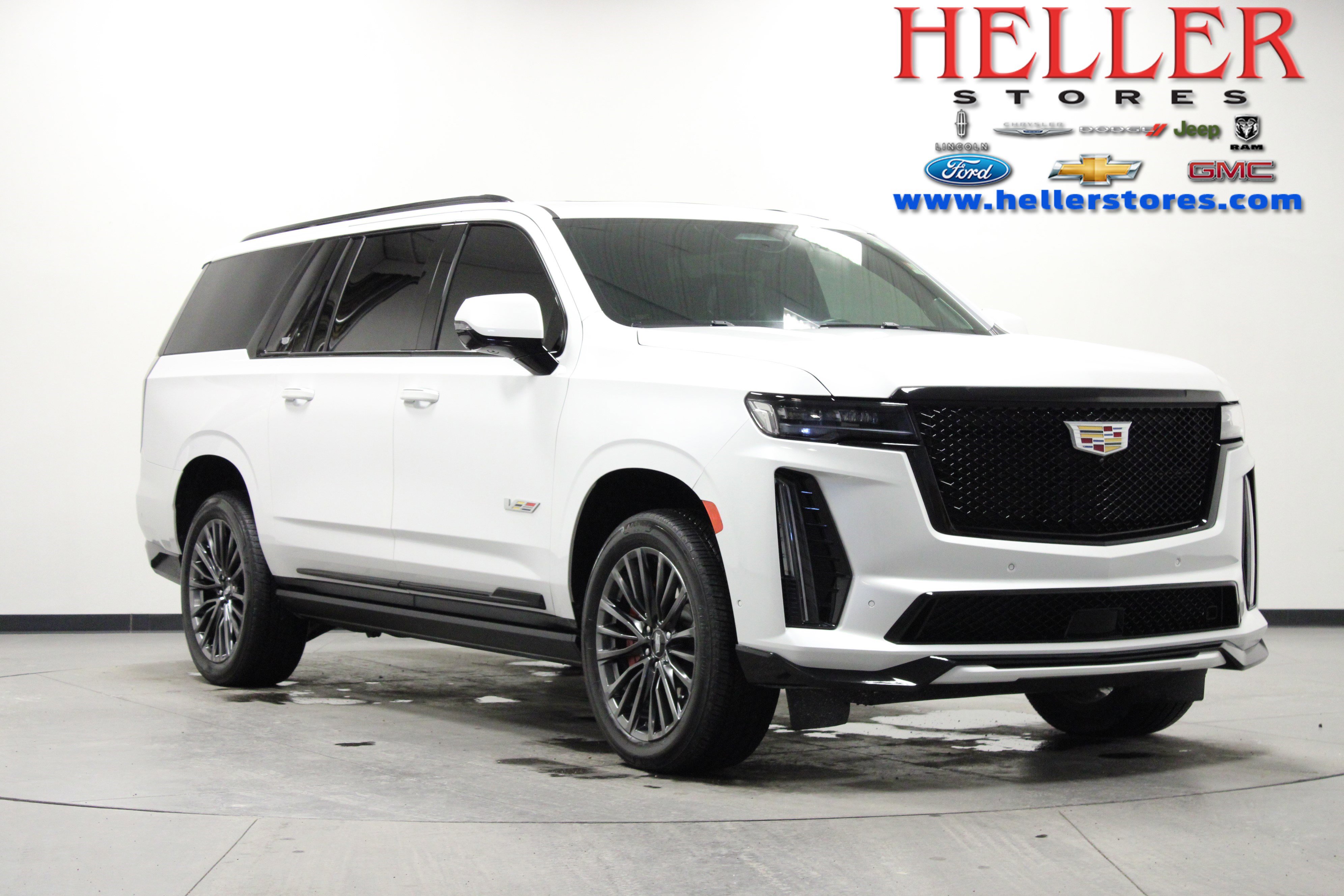 2023 Cadillac Escalade ESV V-Series's photo