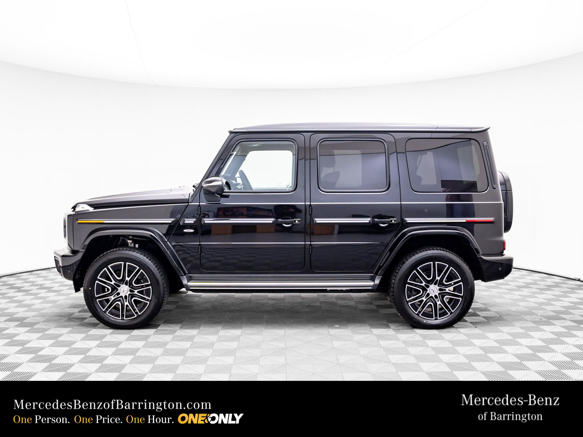2025 Mercedes Benz G photo 2