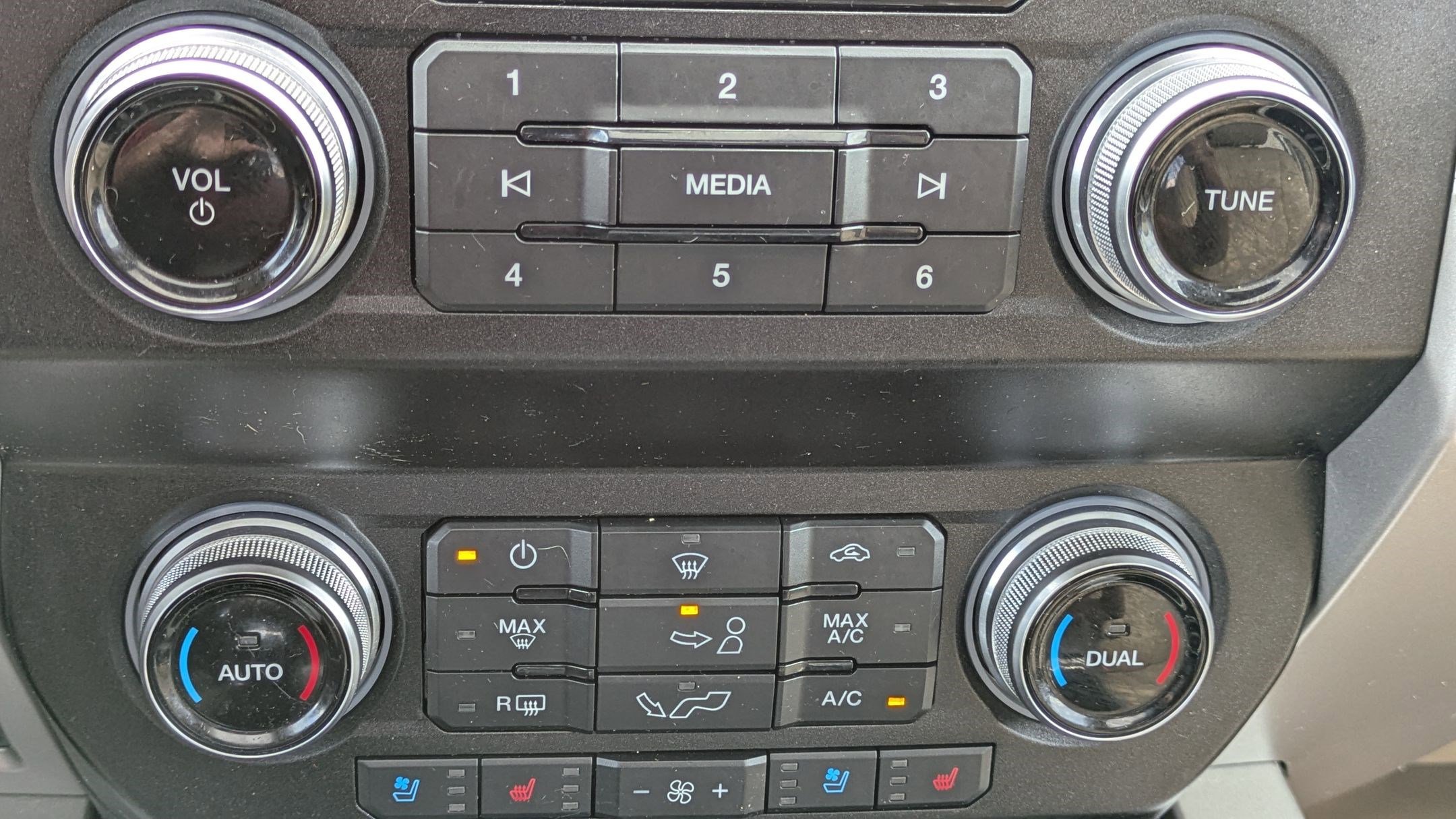 2020 Ford F-150 Lariat photo 25