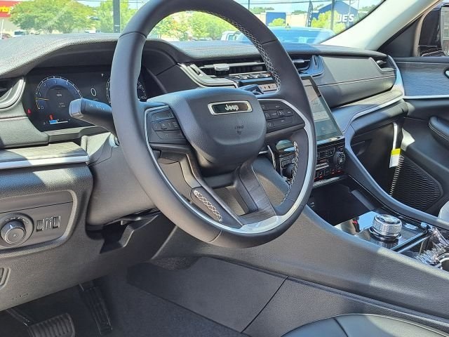 2023 Jeep Grand Cherokee Limited photo 4