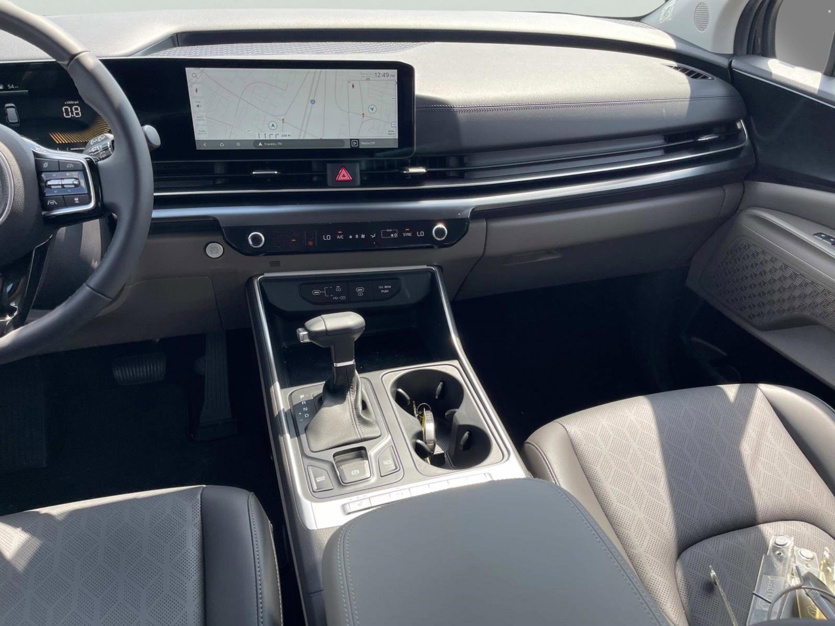 2025 Kia Carnival LXS photo 10