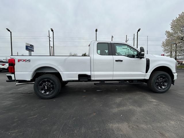 2025 Ford F-350 XL photo 9