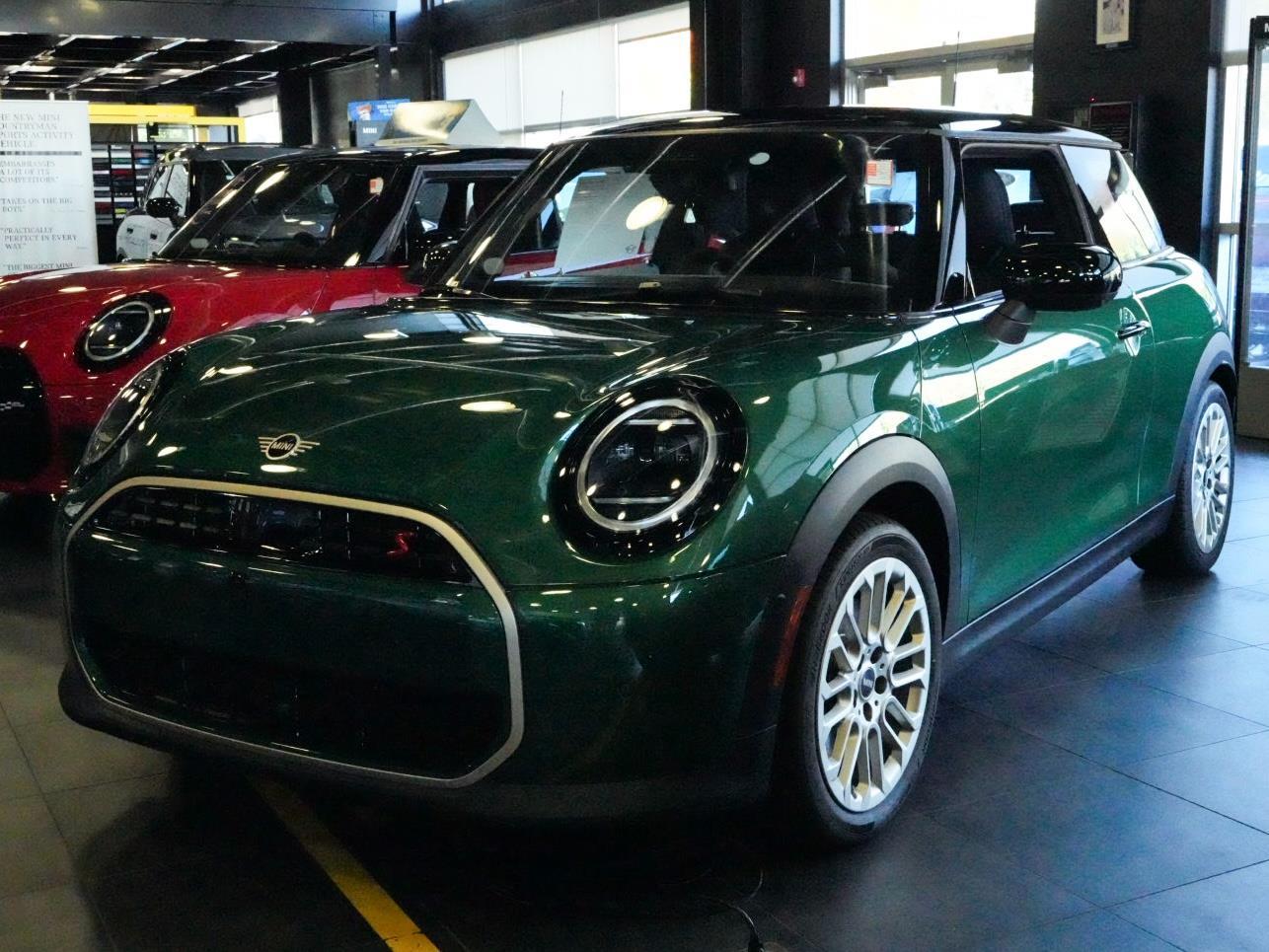 2026 MINI Hardtop 2 Door S's photo