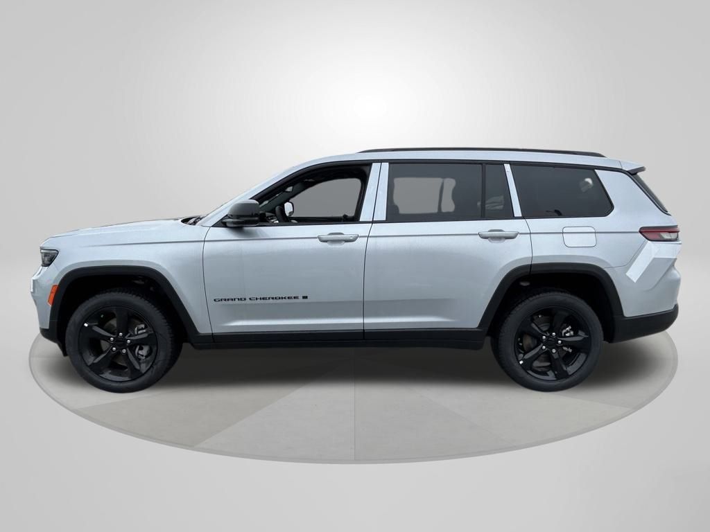 2025 Jeep Grand Cherokee Limited photo 4