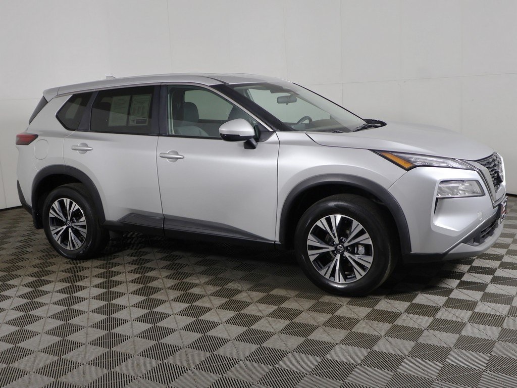 2022 Nissan Rogue SV photo 9