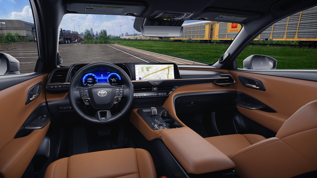 2025 Toyota Crown Signia Limited photo 17