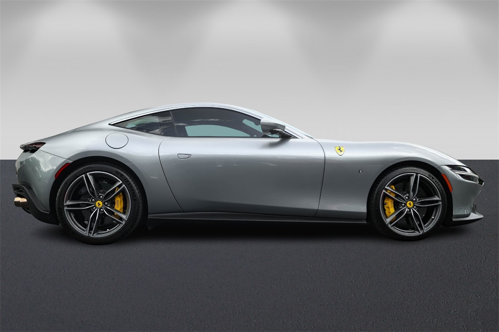2021 Ferrari Roma Base photo 2