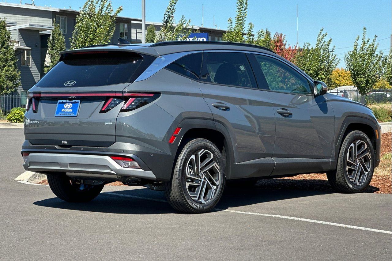 2025 Hyundai Tucson Limited photo 2