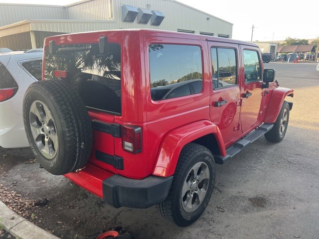 2017 Jeep Wrangler Unlimited Sahara photo 4