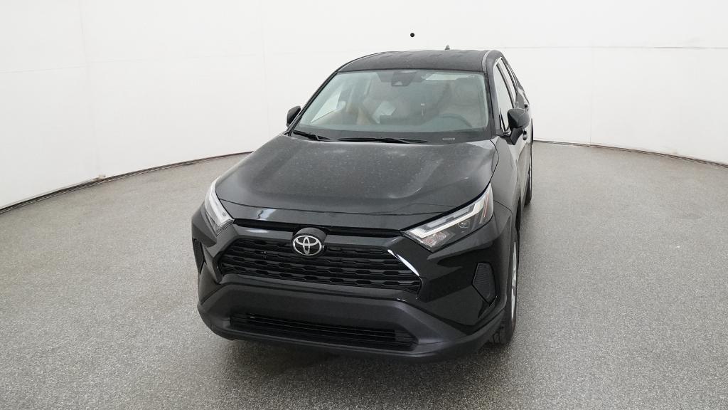 2025 Toyota RAV4 LE's photo
