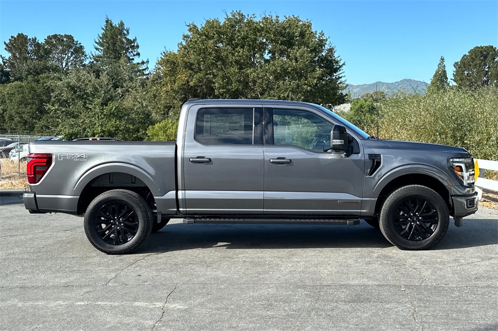 2025 Ford F-150 Lariat photo 3