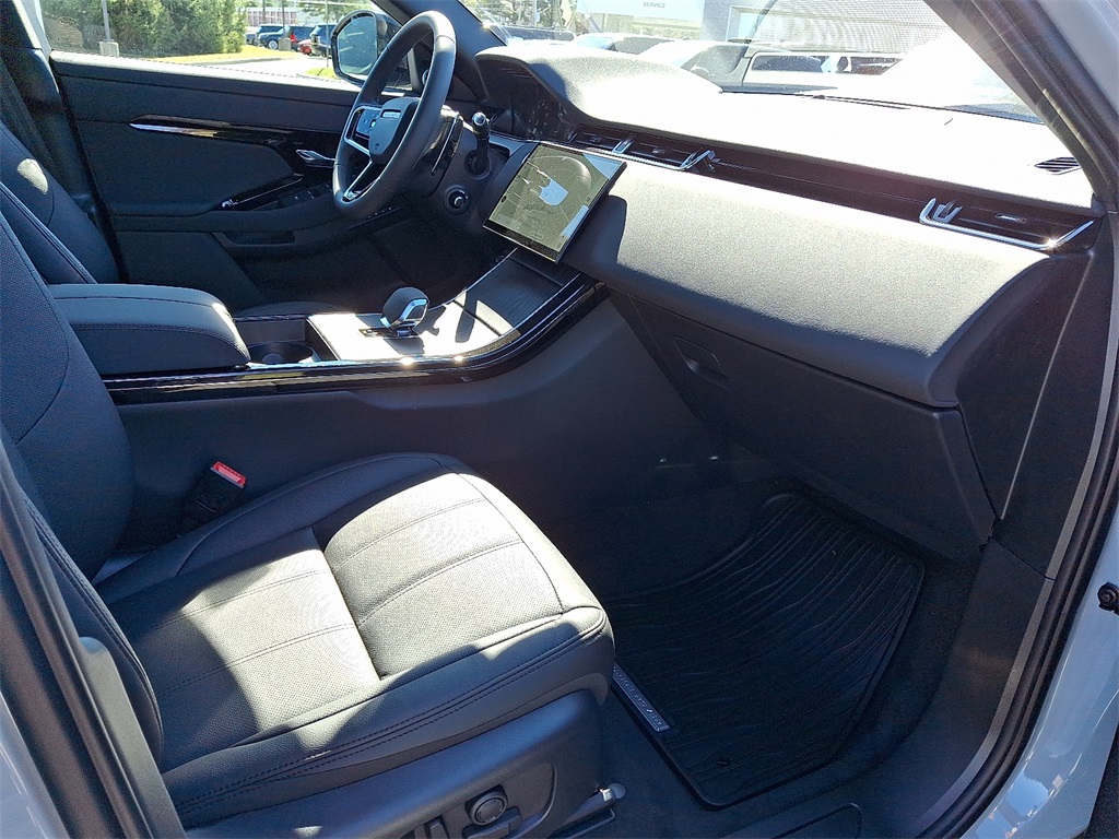 2026 Land Rover Range Rover Evoque S photo 4