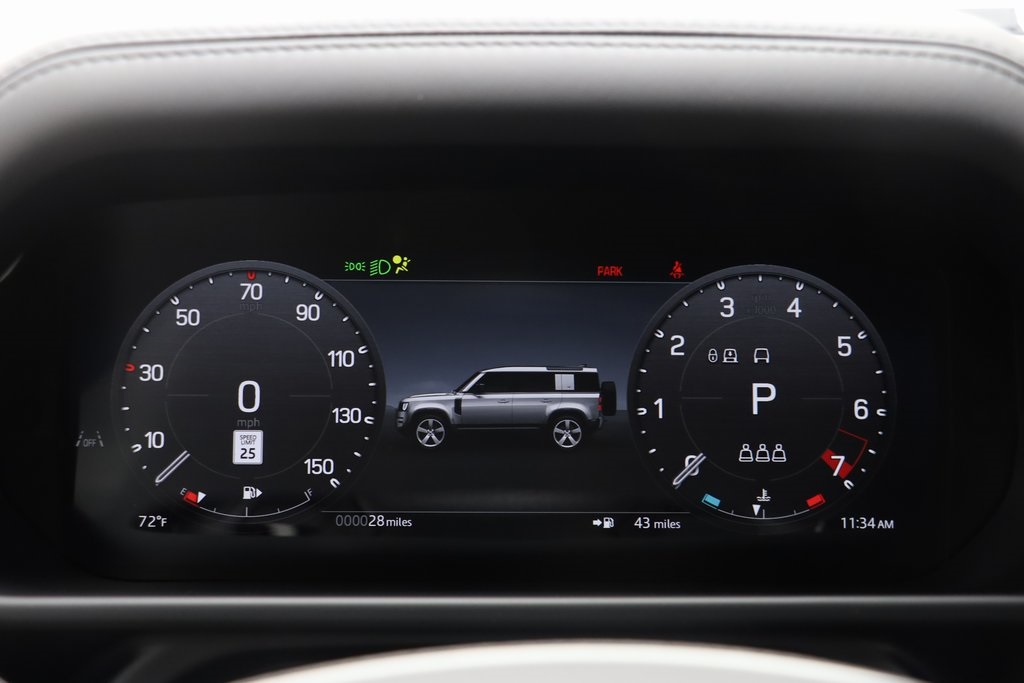 2024 Land Rover Defender 110 SE photo 9