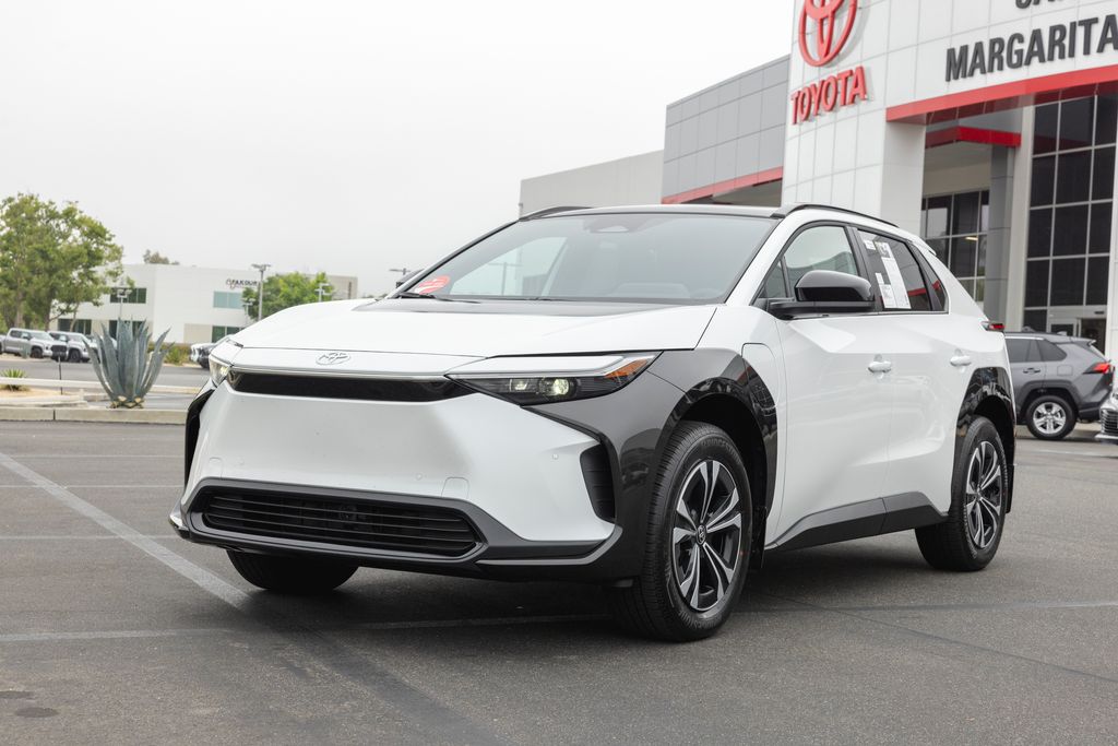 2025 Toyota bZ4X XLE photo 2