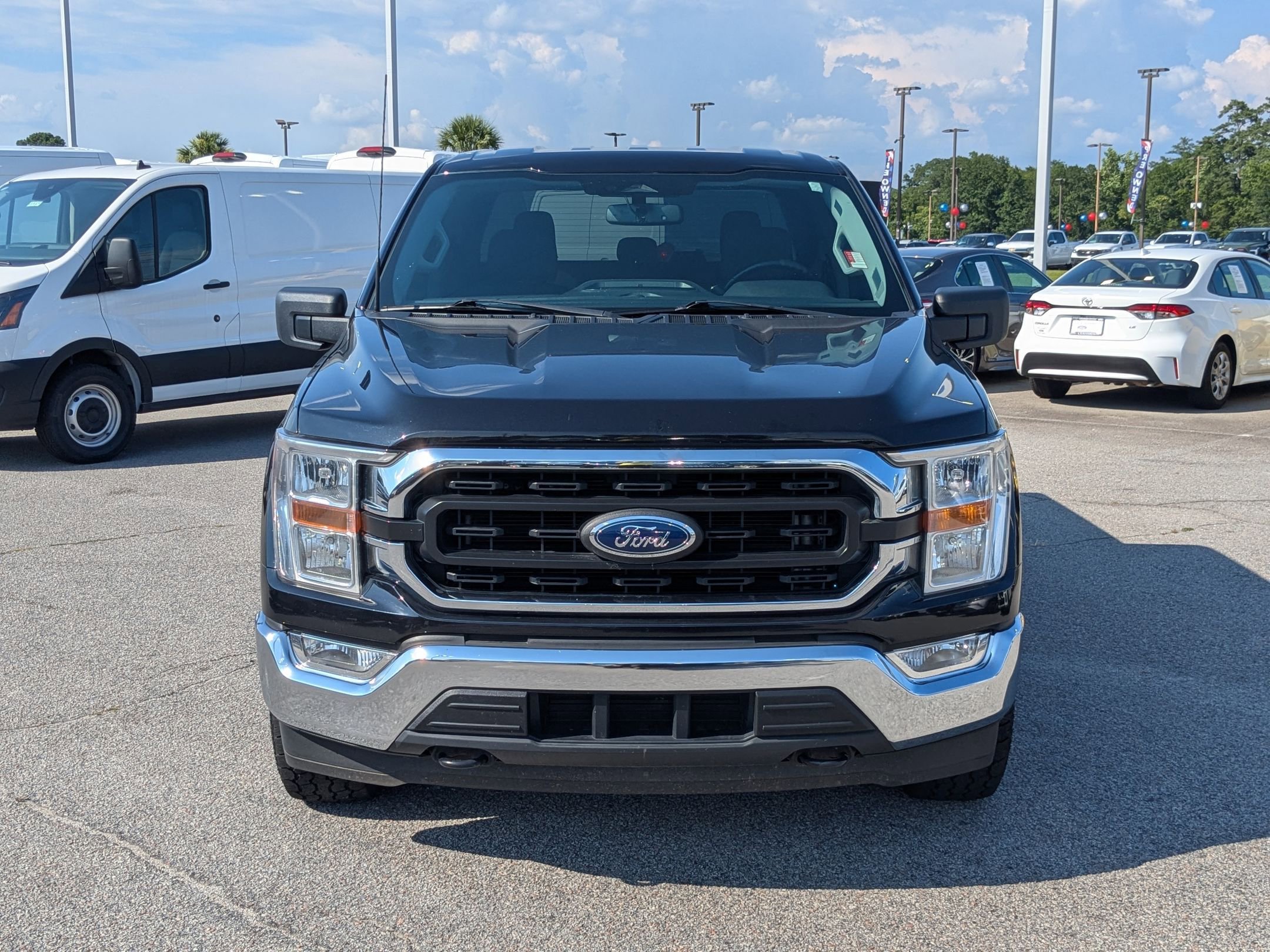 2022 Ford F-150 XLT photo 2