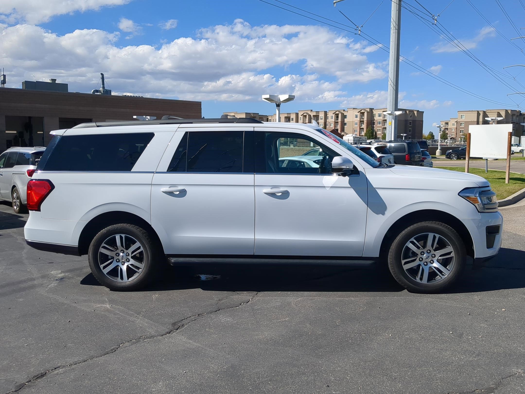 2024 Ford Expedition MAX XLT photo 6