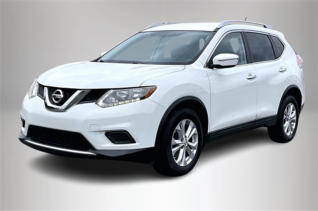 2015 Nissan Rogue SV photo 2