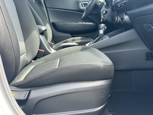 2025 Hyundai Venue SE photo 12