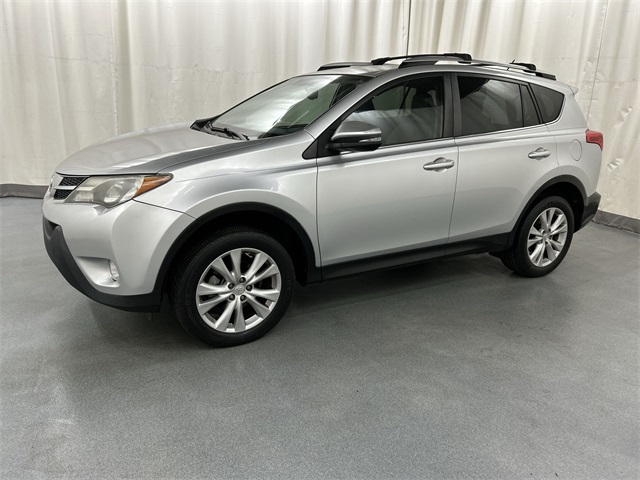2015 Toyota RAV4 Limited photo 2