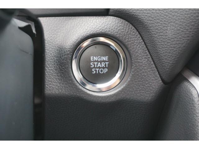 2021 Toyota RAV4 XLE photo 2