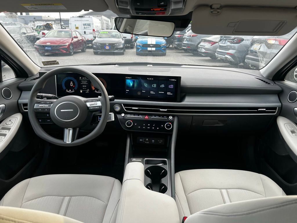 2025 Hyundai Sonata SEL photo 4