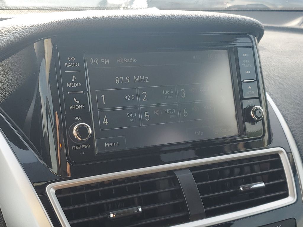 2020 Mitsubishi Eclipse Cross ES photo 13