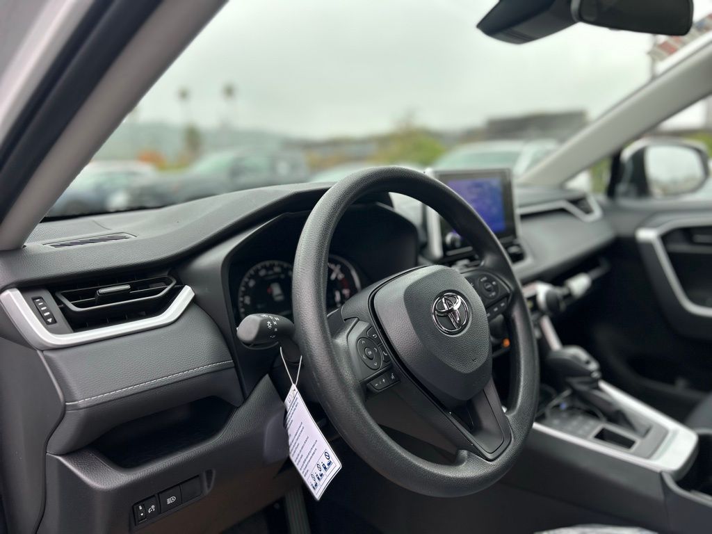 2025 Toyota RAV4 LE photo 3