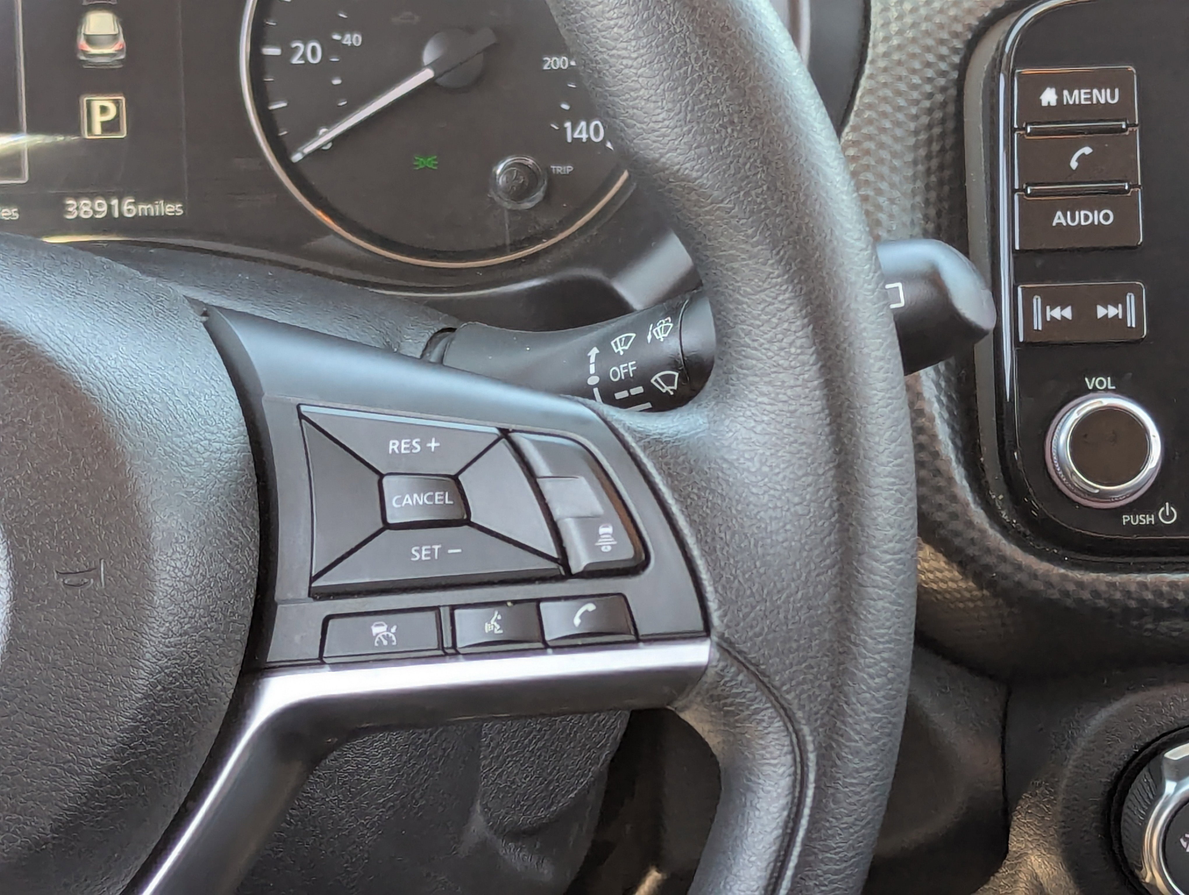 2024 Nissan Kicks SV photo 3