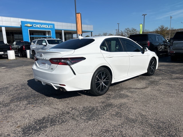 2024 Toyota Camry SE photo 3