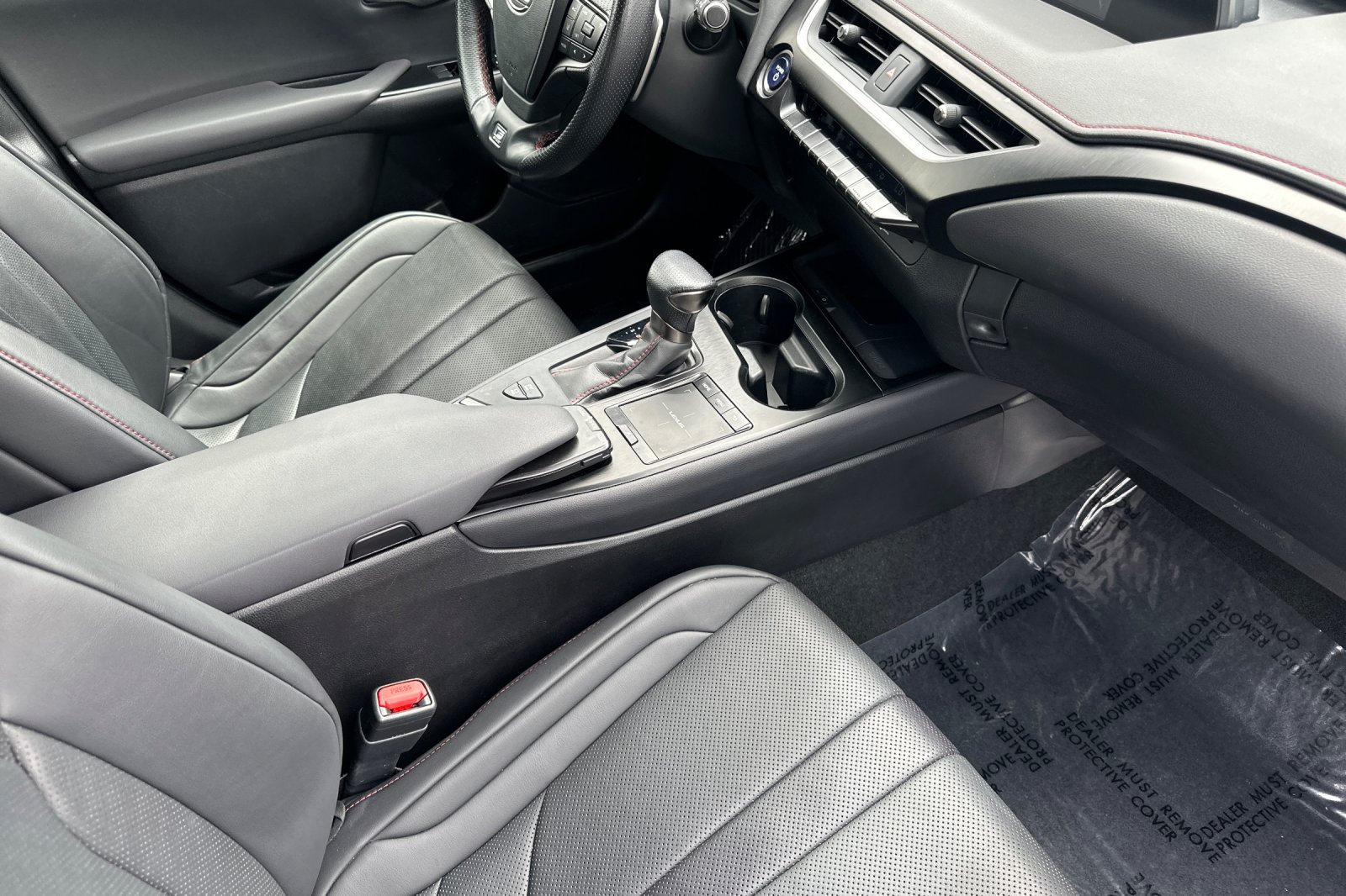 2022 Lexus UX 250h F SPORT photo 15