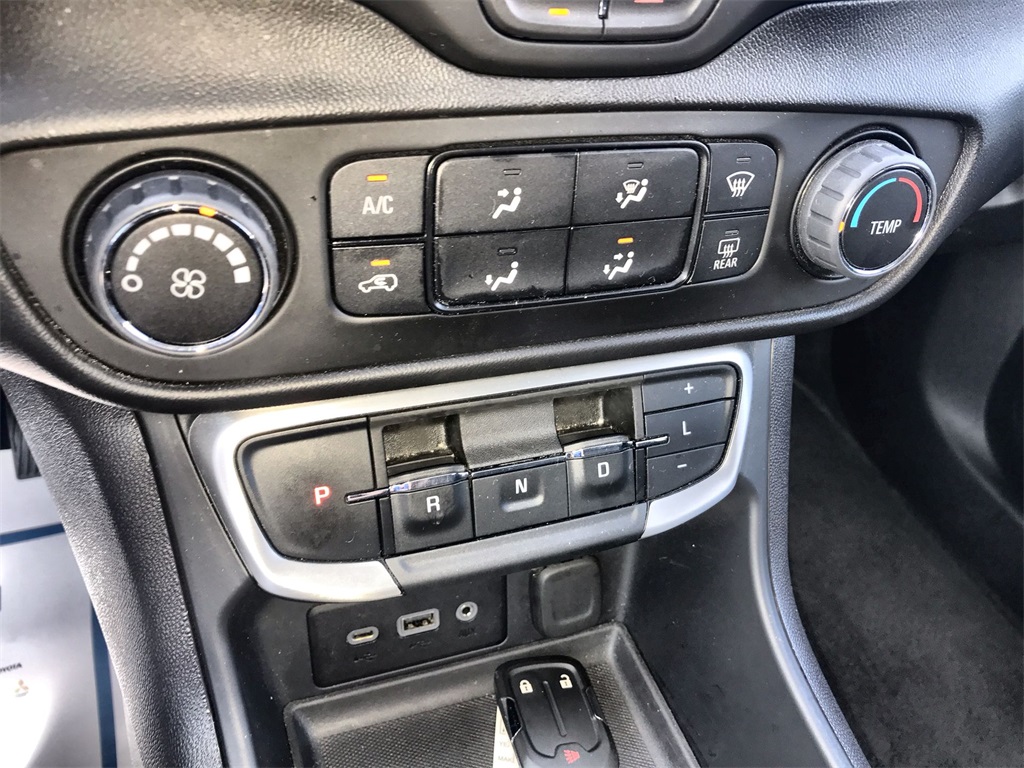 2024 Gmc Terrain SLE photo 17