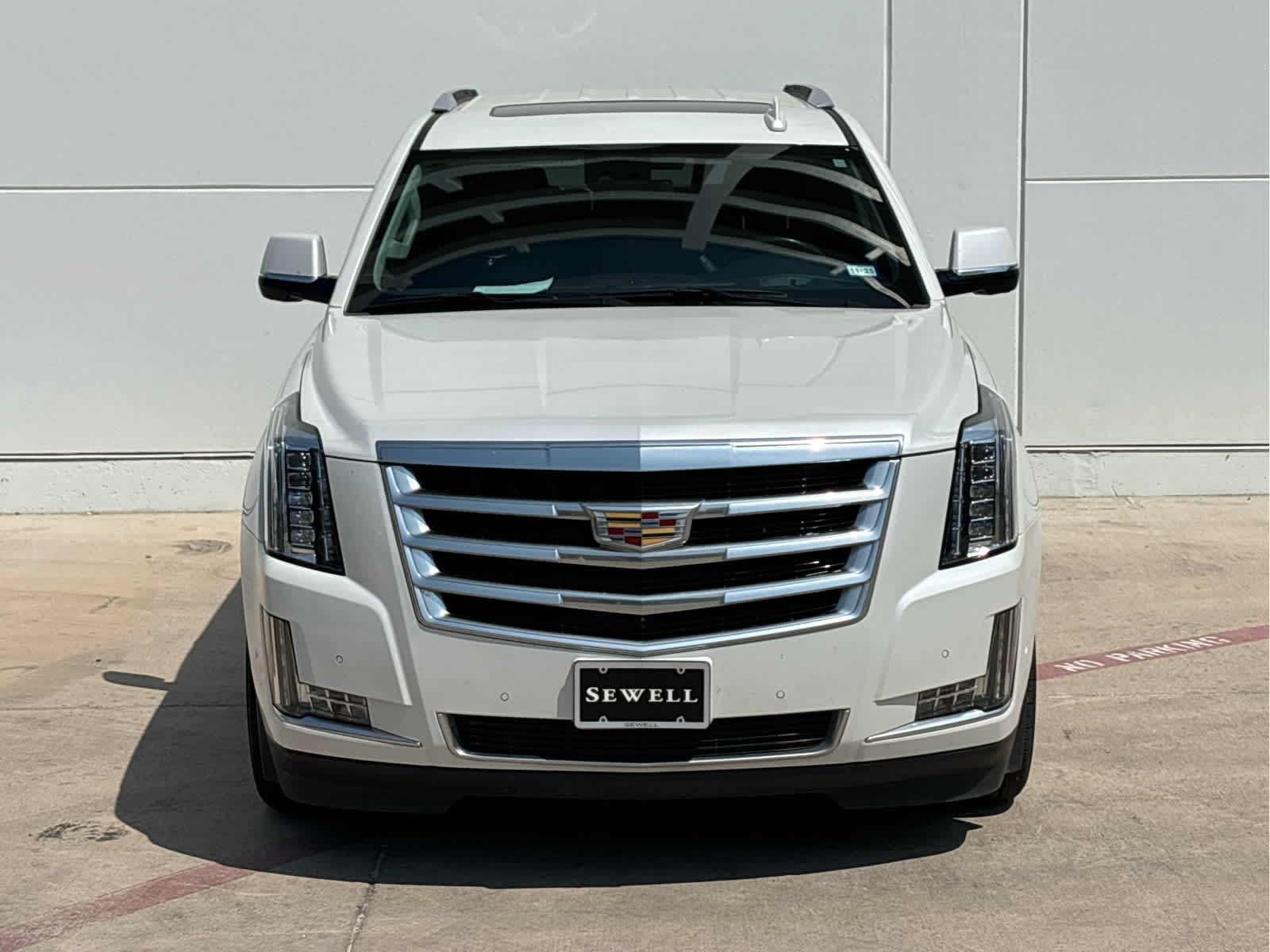 2020 Cadillac Escalade Luxury photo 2