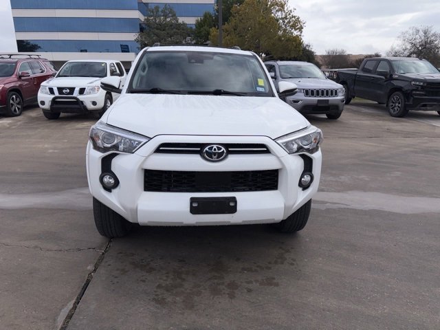 2020 Toyota 4Runner SR5 photo 2