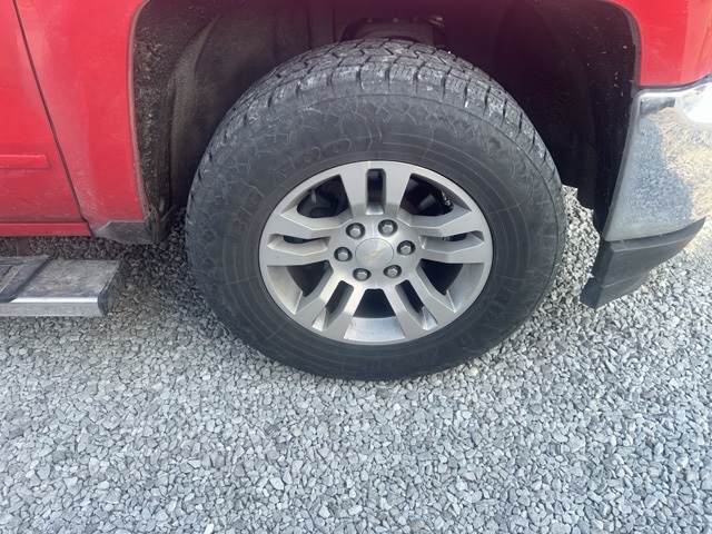 2017 Chevrolet Silverado 1500 LT photo 4