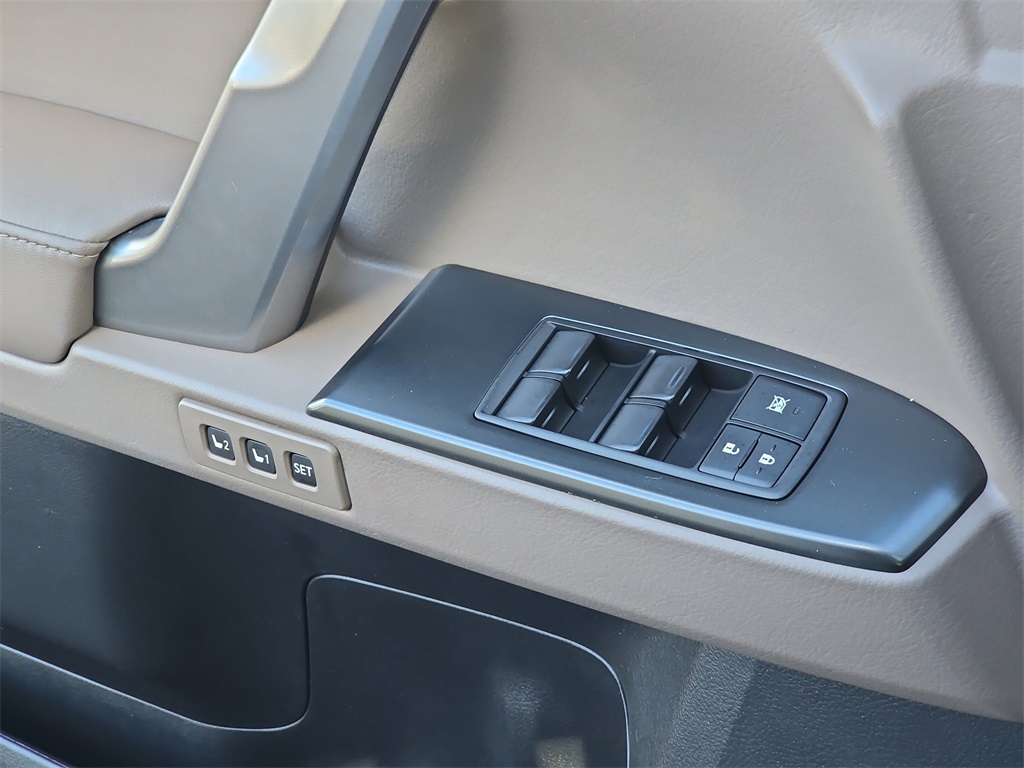 2023 Lexus GX 460 photo 24